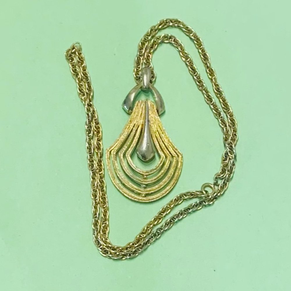 Vintage 1970s large statement necklace. Gold color - retro style!